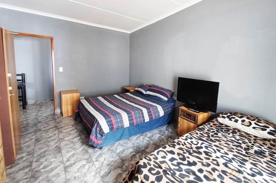 10 Bedroom Property for Sale in Kleinmond Western Cape